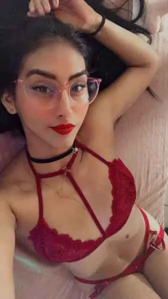 Live sex webcam photo for MiaDavies19 #6021002