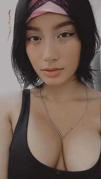 Live sex webcam photo for JazminGoddes91 #6115422