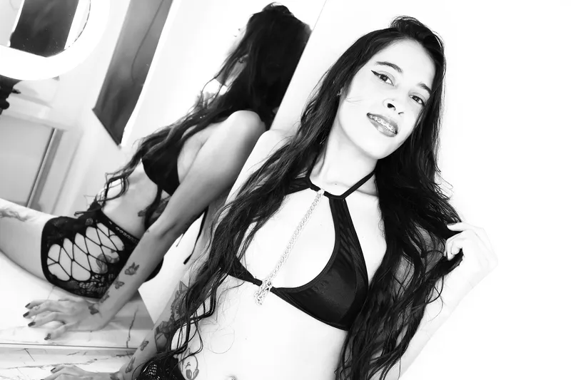 Live sex webcam photo for JeannieBradley #5536895