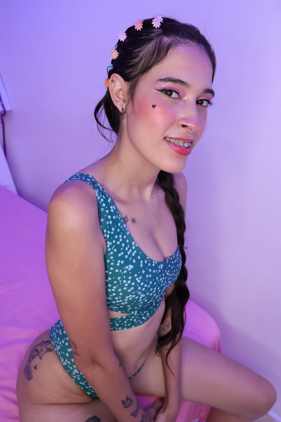 Live sex webcam photo for JeannieBradley #5494619