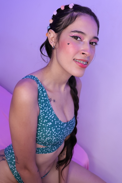 Live sex webcam photo for JeannieBradley #5494618