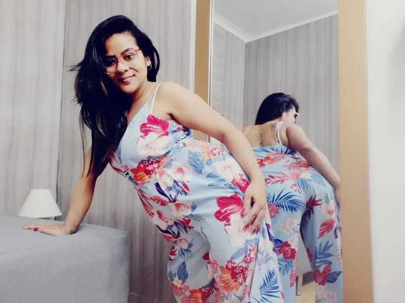 Live sex webcam photo for AlizVaughan #5491077