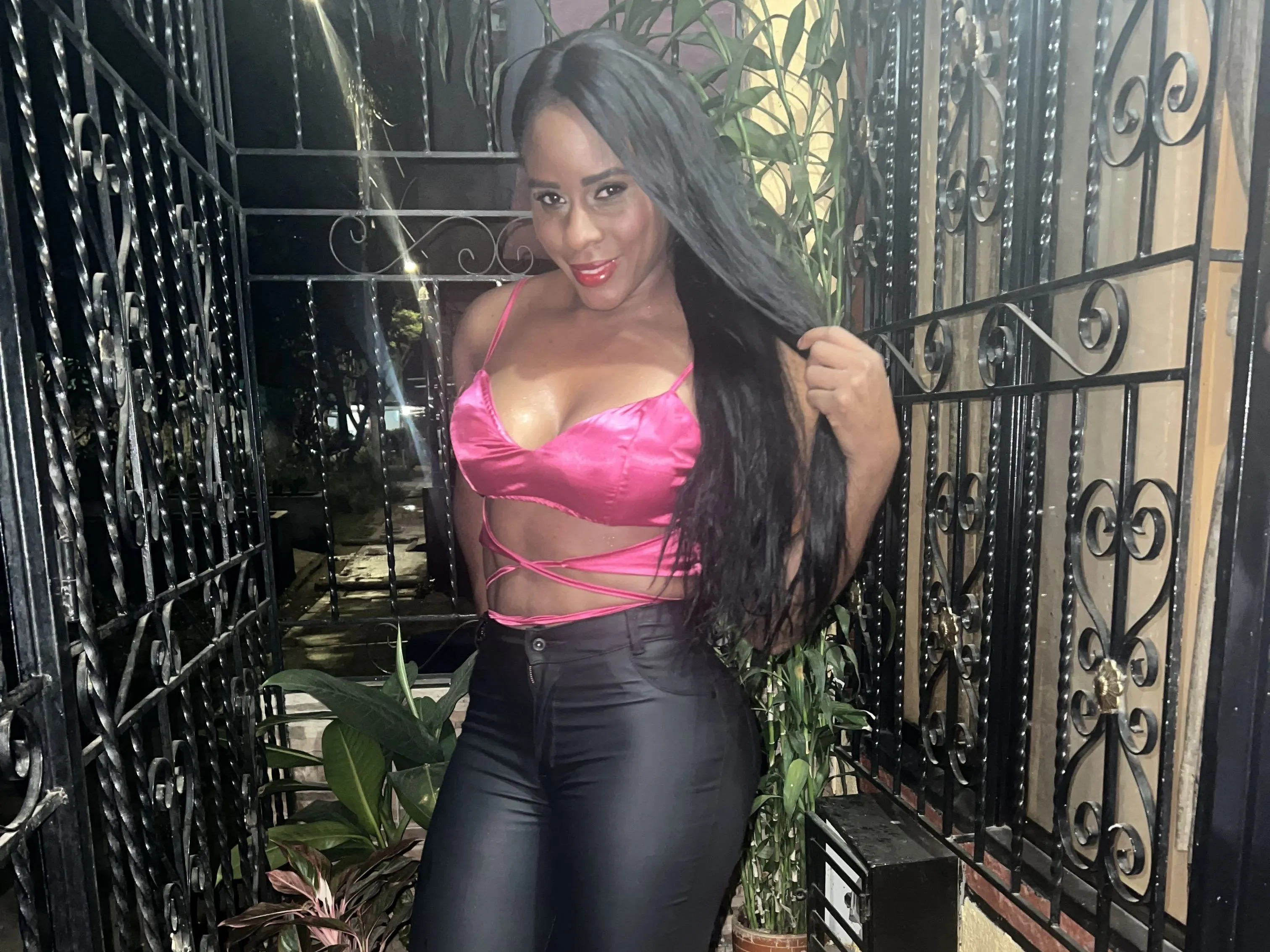 Live sex webcam photo for KamillaFowler #5492881