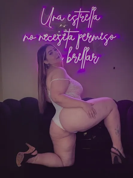 Live sex webcam photo for Pamelalaren #8303636