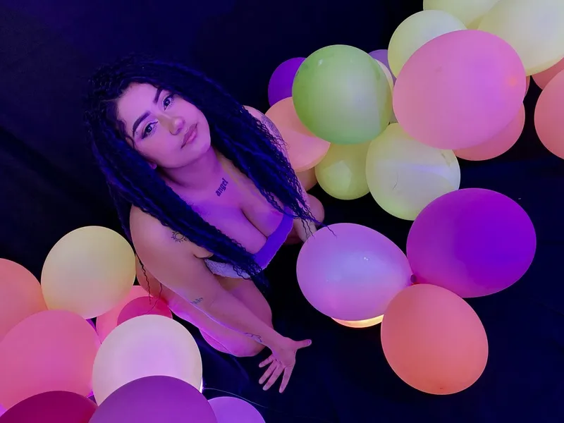 Live sex webcam photo for DayanBaee #5572531