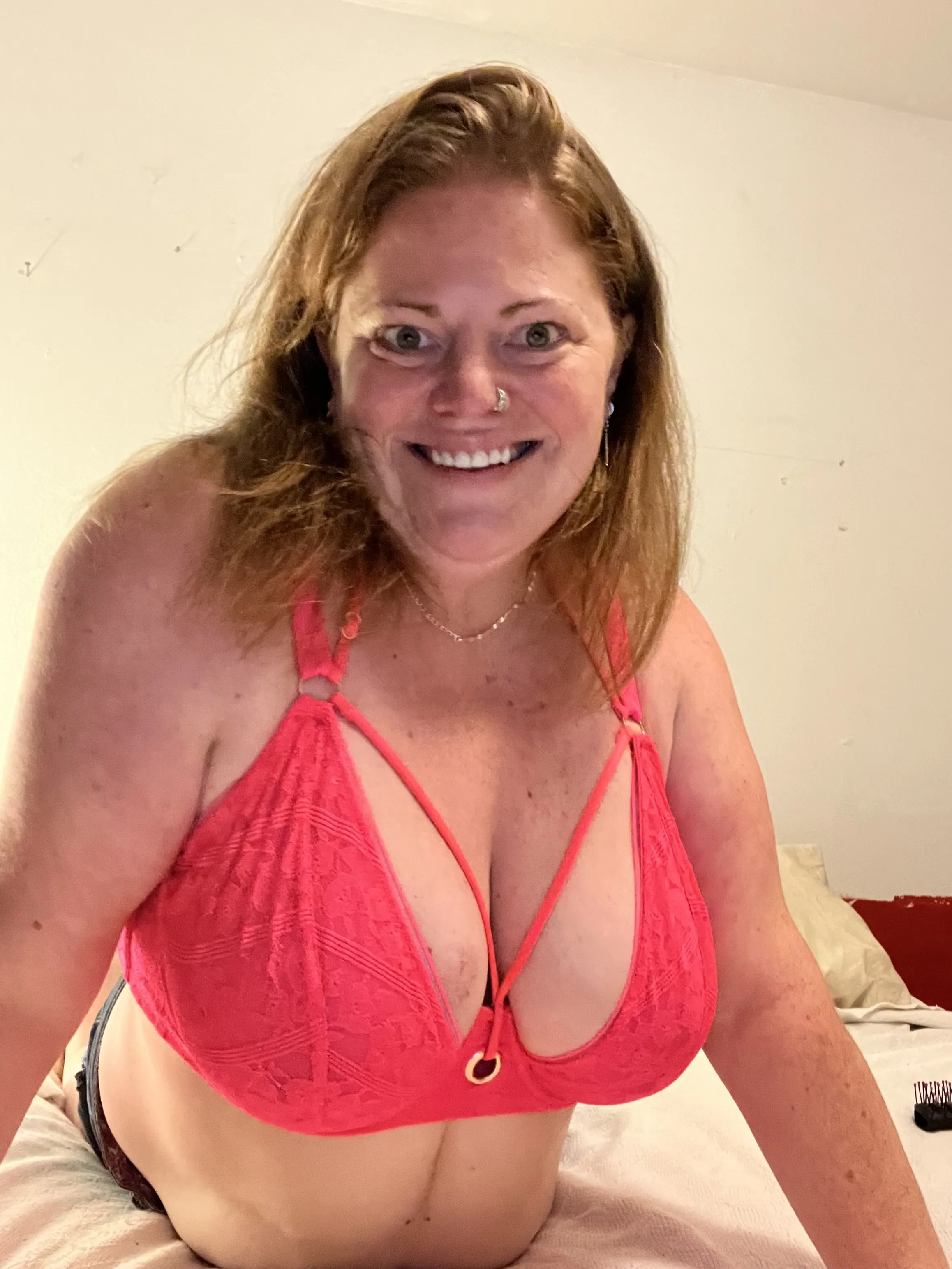 Live sex webcam photo for BustyBeautifulGinger #7968531