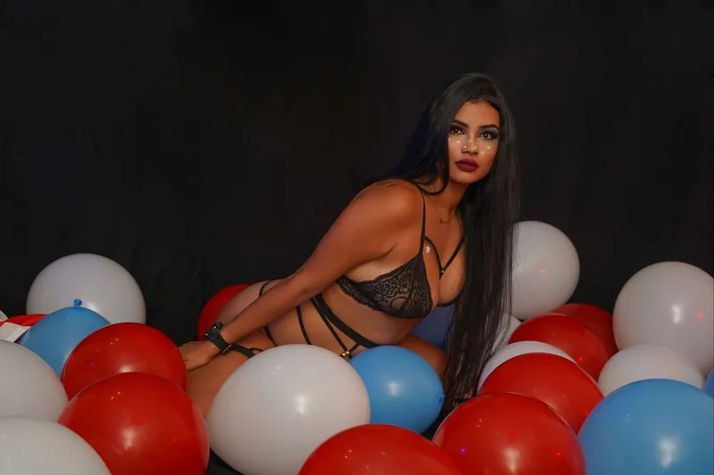 Live sex webcam photo for VioletMillers #5492239