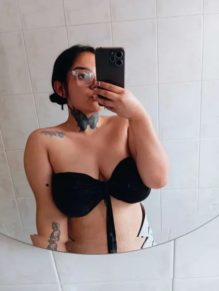 Live sex webcam photo for KimBlakee #6280284