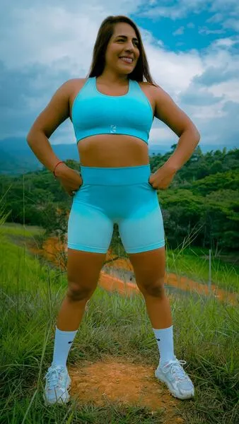 Live sex webcam photo for JadeGibs #5536915