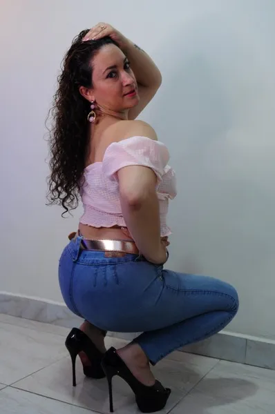 Live sex webcam photo for JessiRoses #5862024