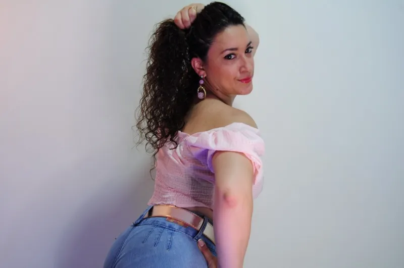 Live sex webcam photo for JessiRoses #5908967