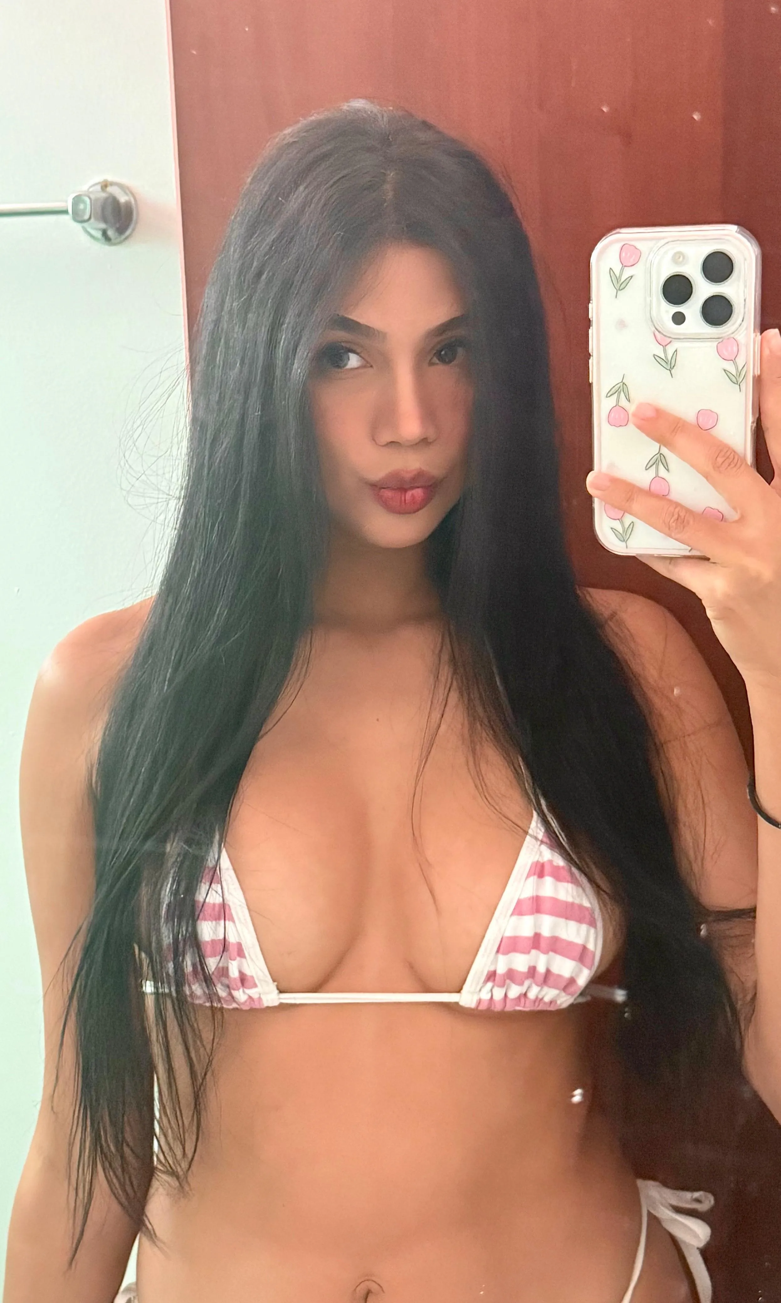 Live sex webcam photo for LittleMoon111 #8584704