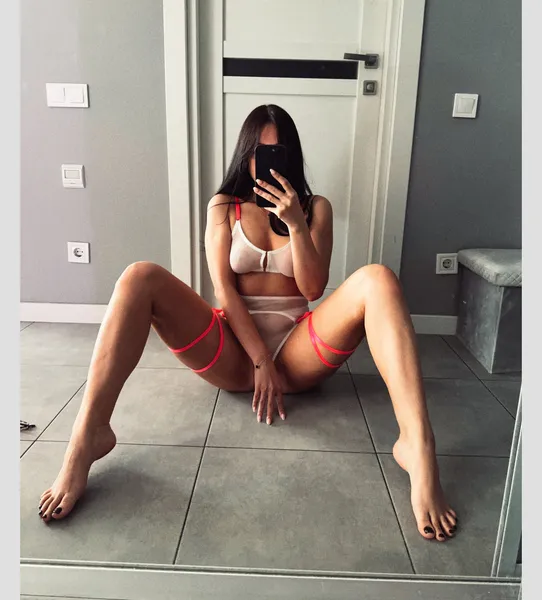 Live sex webcam photo for LovelyBrookee #7459362