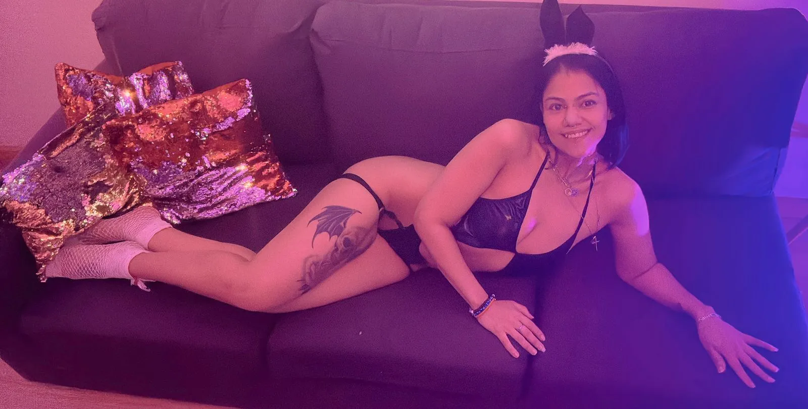 Live sex webcam photo for AngelinaDustin #8436551