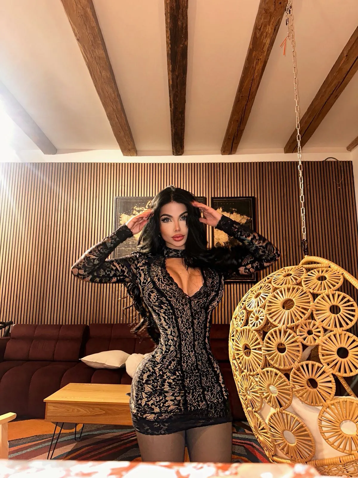 Live sex webcam photo for LucyHills39 #8384518