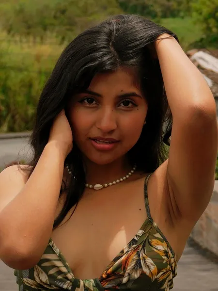 Live sex webcam photo for DhapneEvans #5561345