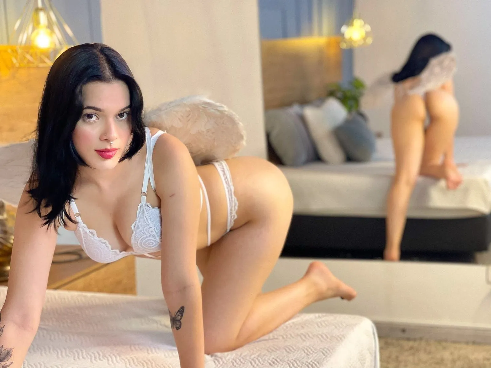 Live sex webcam photo for SabrinaSoto #5577406