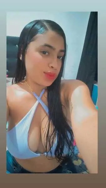 Live sex webcam photo for KiaraGomezz #5685084