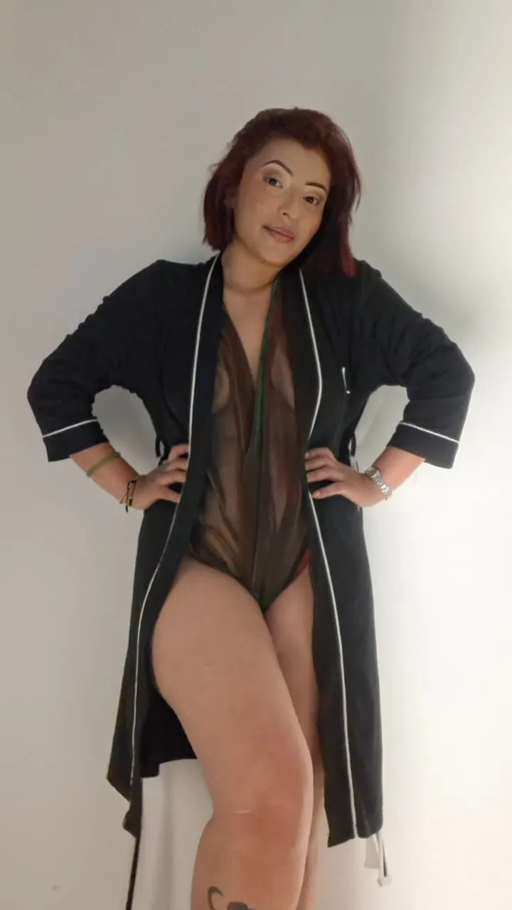 Live sex webcam photo for LizMonrou #8594245