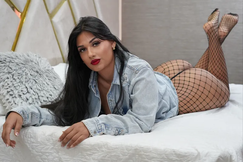 Live sex webcam photo for LissaGreyy19 #5544294
