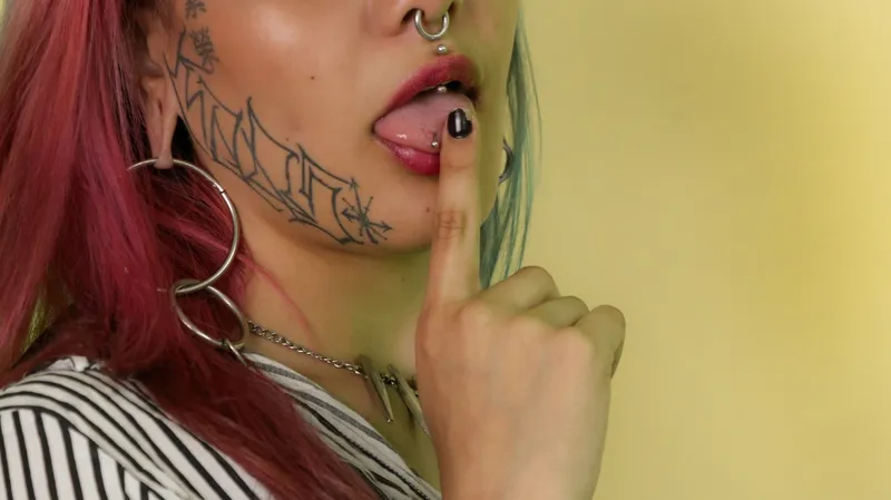 Live sex webcam photo for Alicexue #5567279