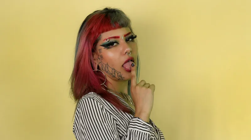 Live sex webcam photo for Alicexue #5567280