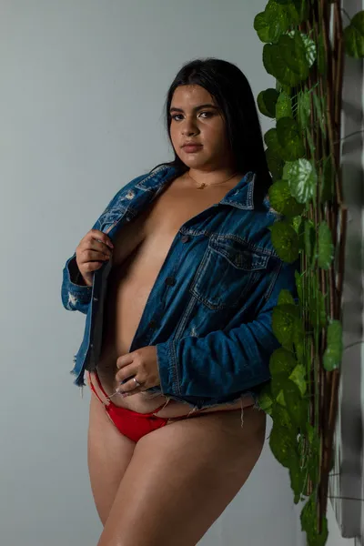 Live sex webcam photo for Bluebacker #5534966