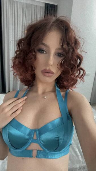 Live sex webcam photo for CaitlinFlame #5589086