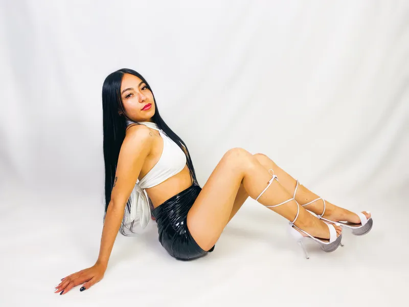 Live sex webcam photo for LiaGreyy #5618734