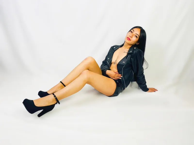 Live sex webcam photo for LiaGreyy #5618748