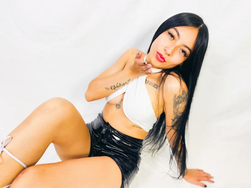 Live sex webcam photo for LiaGreyy #5618732