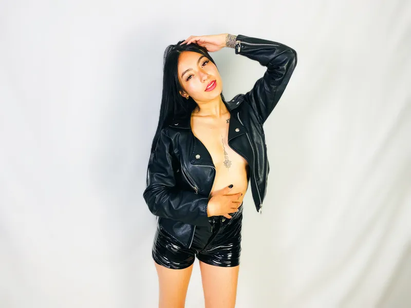 Live sex webcam photo for LiaGreyy #5618741