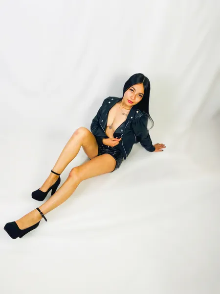 Live sex webcam photo for LiaGreyy #5618746