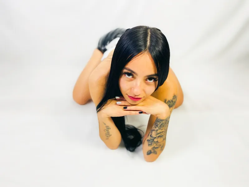 Live sex webcam photo for LiaGreyy #5618739
