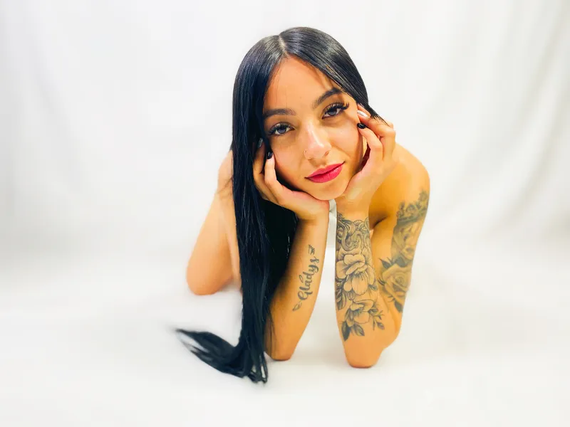 Live sex webcam photo for LiaGreyy #5618738