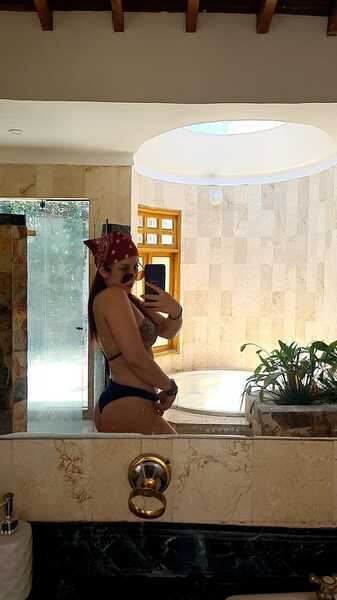 Live sex webcam photo for LaiaReid #5593677