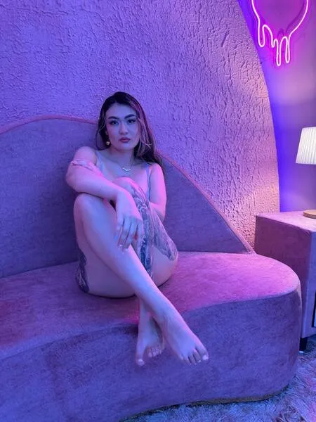 Live sex webcam photo for VictoriaLennox #7404806