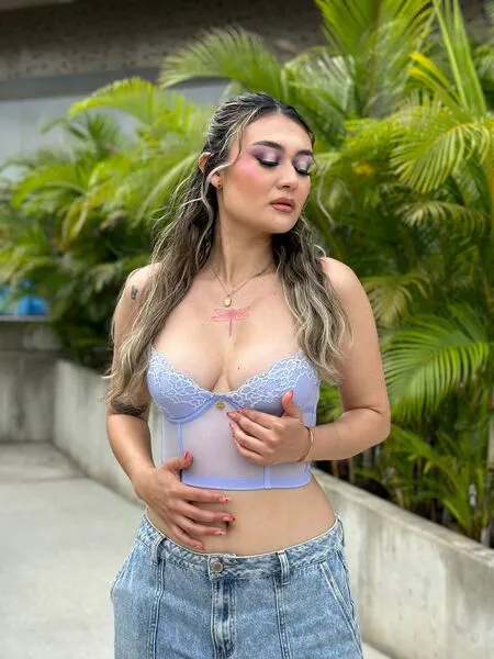 Live sex webcam photo for VictoriaLennox #7404765