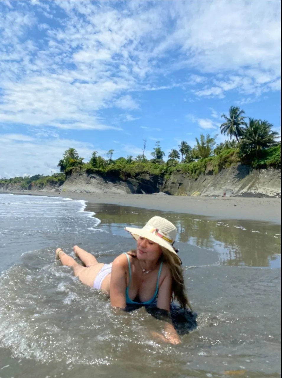 Live sex webcam photo for VictoriaLennox #7404719