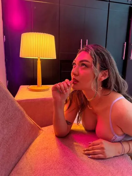 Live sex webcam photo for VictoriaLennox #7404803