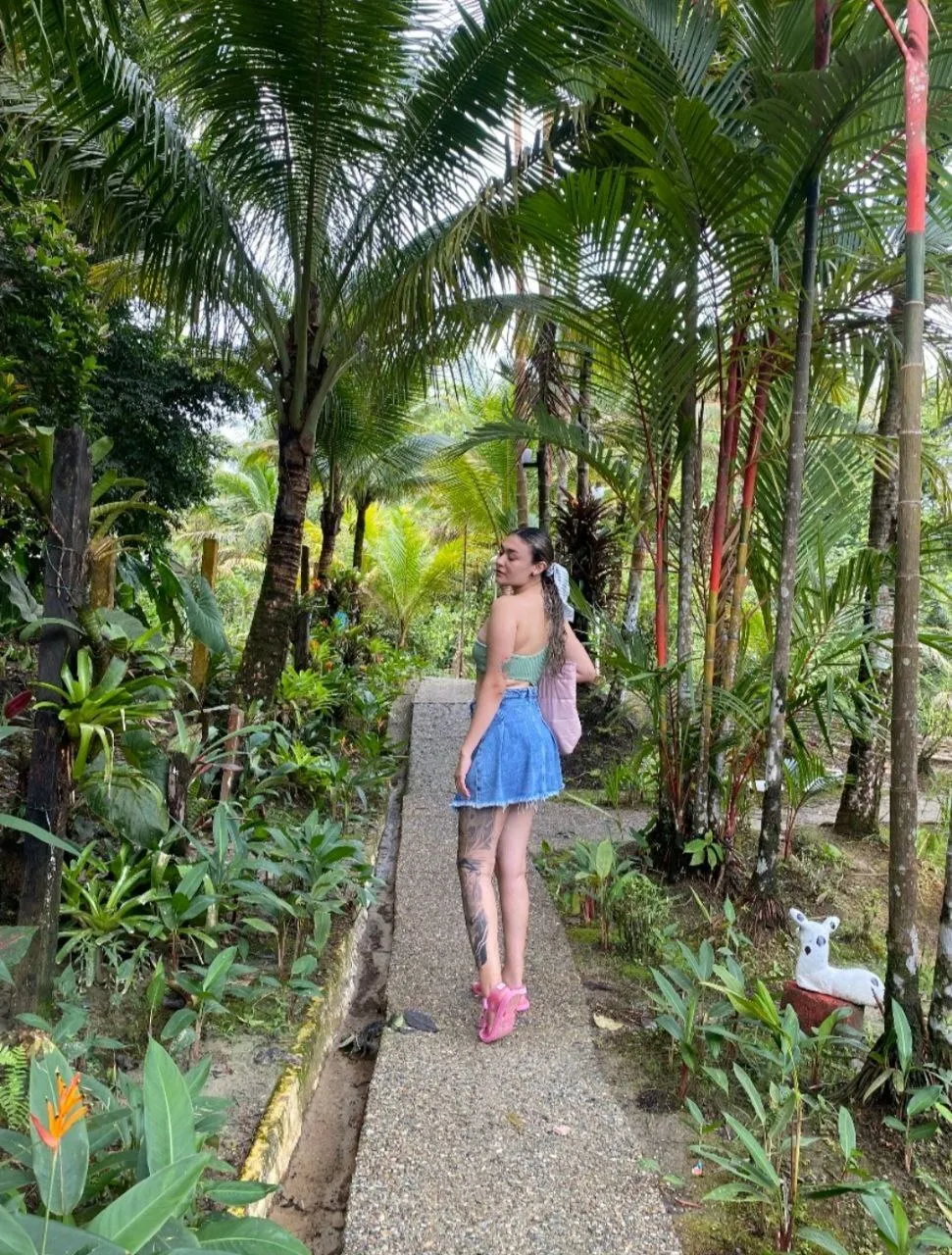 Live sex webcam photo for VictoriaLennox #7404711