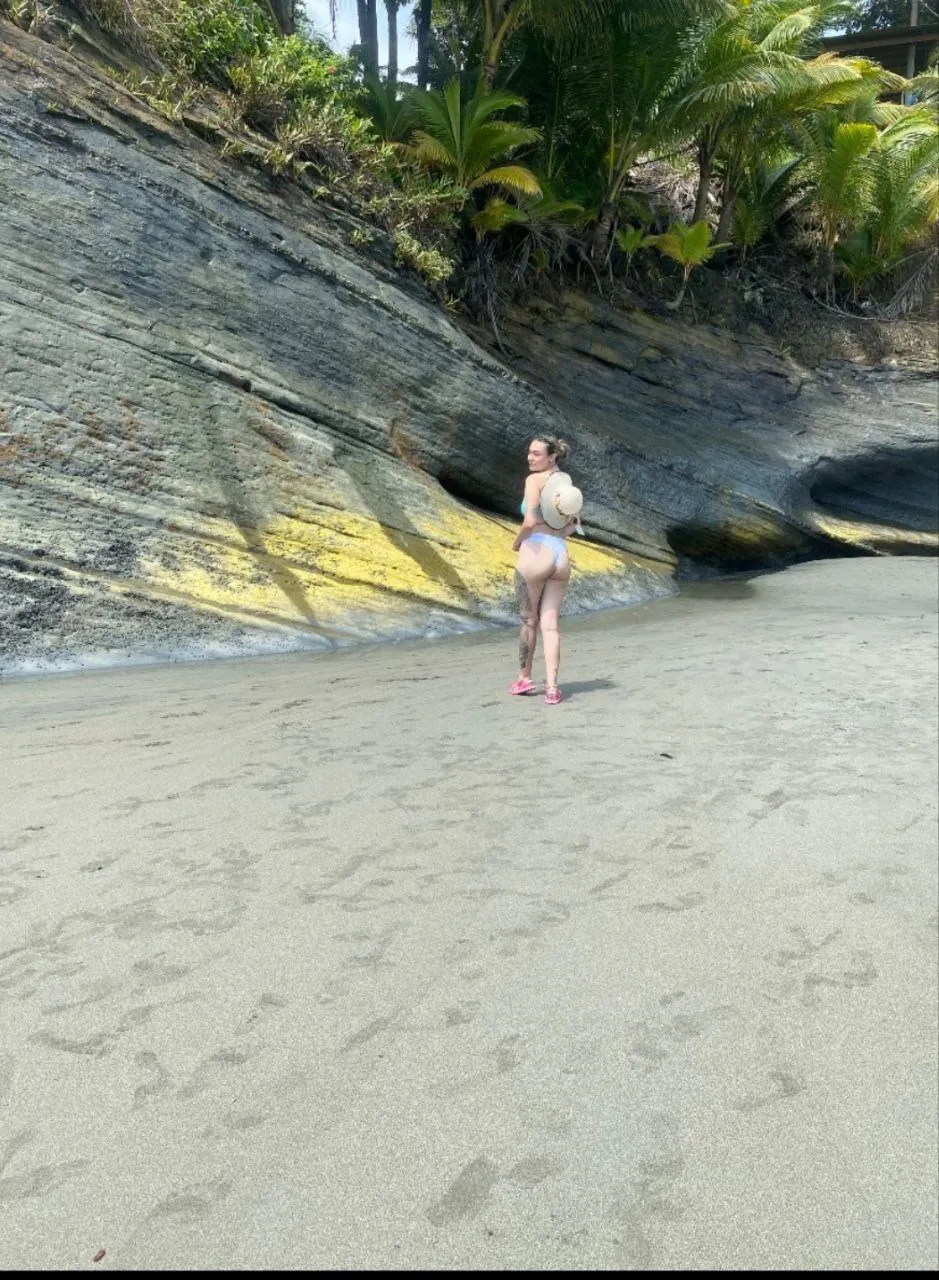 Live sex webcam photo for VictoriaLennox #7404718