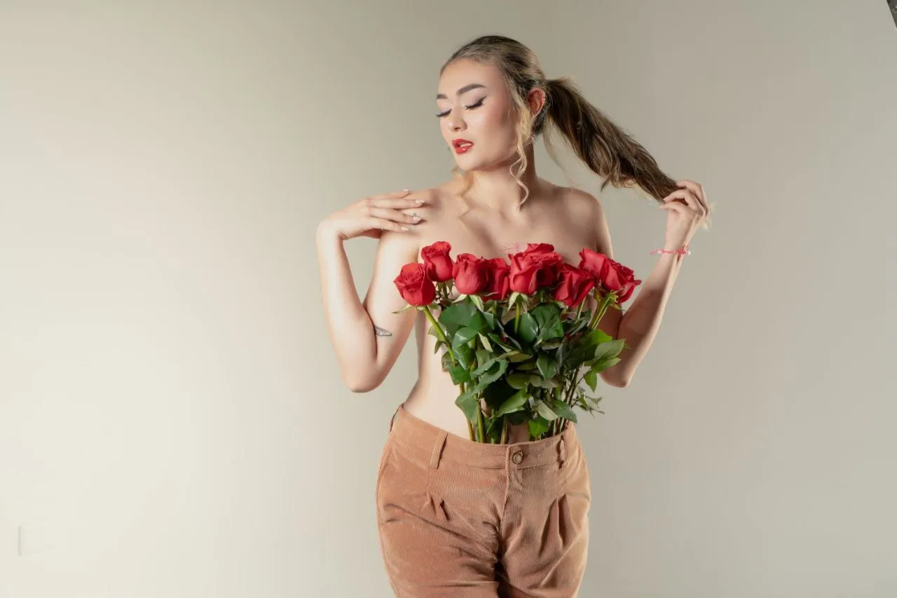 Live sex webcam photo for VictoriaLennox #7404683