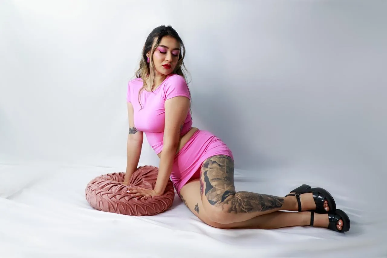 Live sex webcam photo for VictoriaLennox #7404865