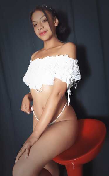 Live sex webcam photo for TaraBrown #5572583