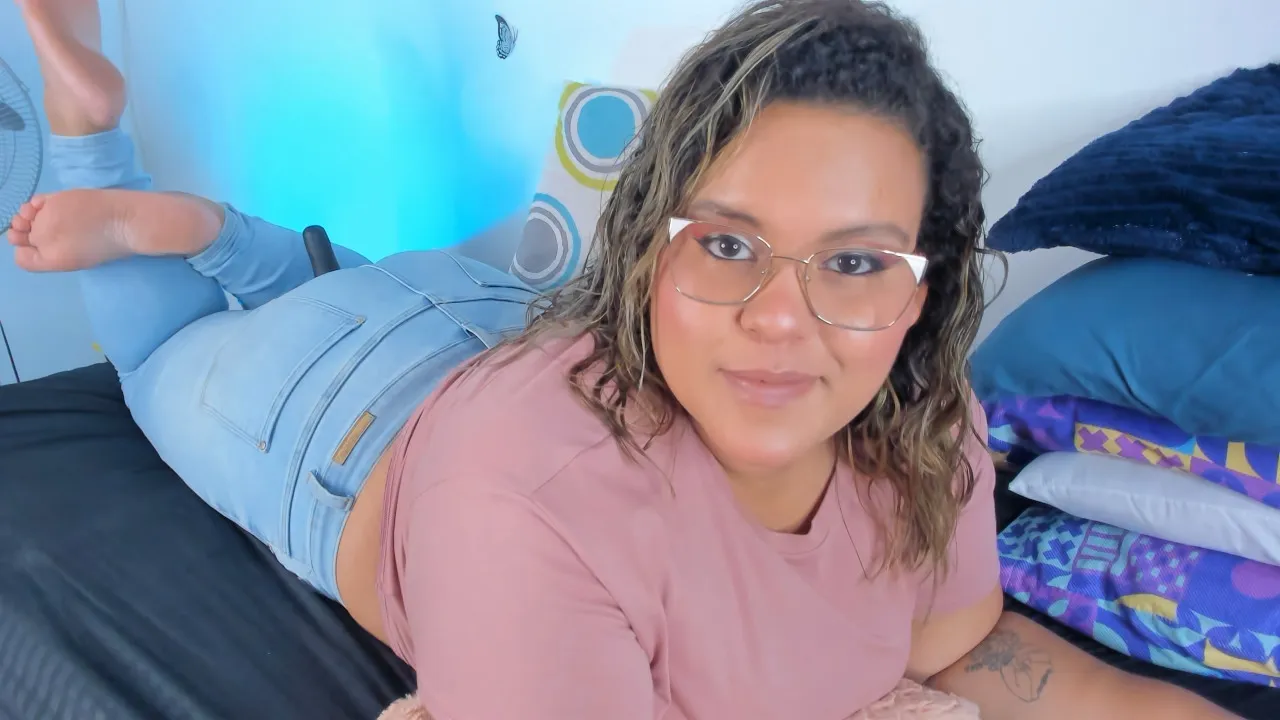 Live sex webcam photo for monicabbw #7804476