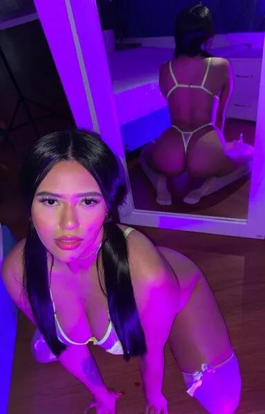 Live sex webcam photo for Violetsanchez #6128684