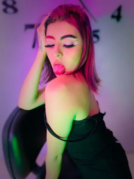 Live sex webcam photo for PerlaBluee #5540120