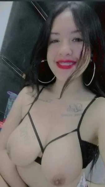 Live sex webcam photo for LaurenAndCarl #5683774