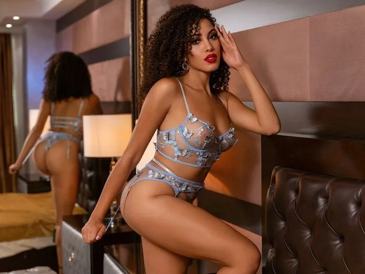 Live sex webcam photo for SamanthaSilva #5672988